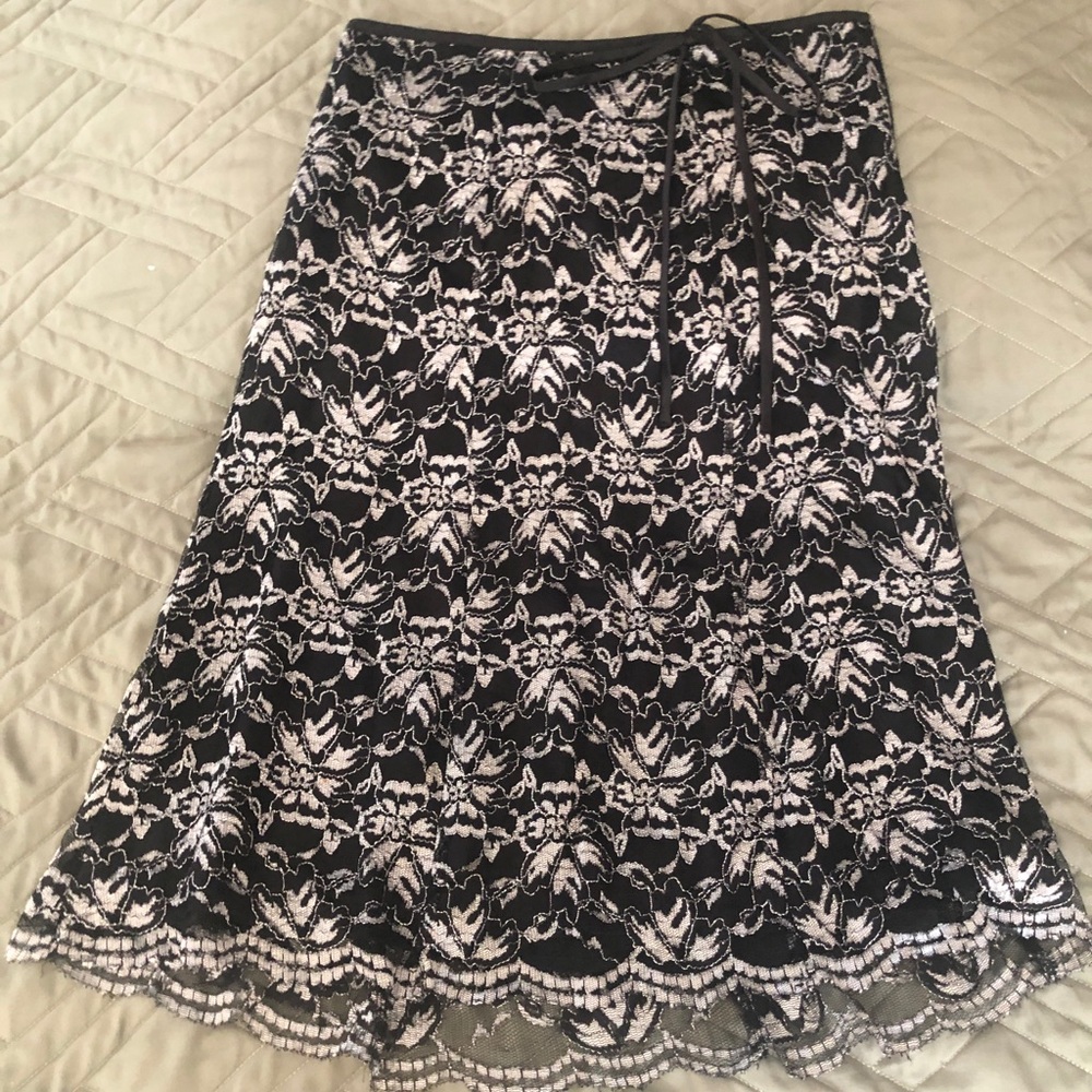 Lace skirt